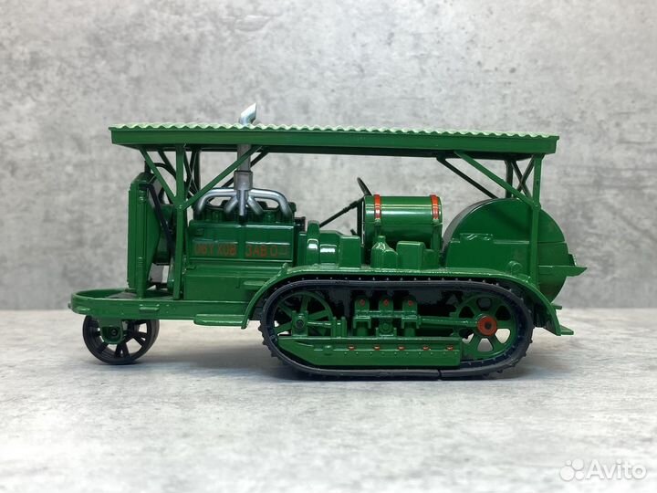 Коллекционная модель Holt 1:43 Hachette