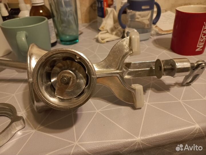 Мясорубка механическая