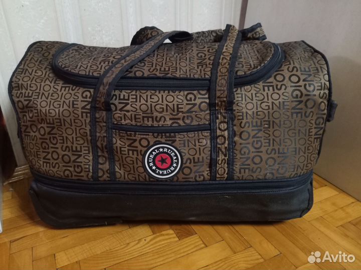 Сумка дорожная на колесах с выдвижной ручкой