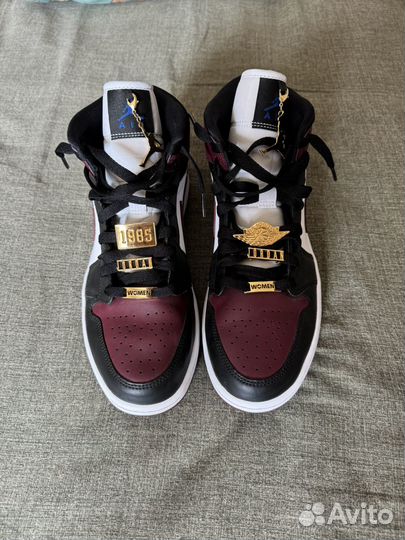 Jordan 1 Mid Beetroot