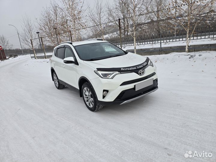 Toyota RAV4 2.5 AT, 2016, 210 000 км