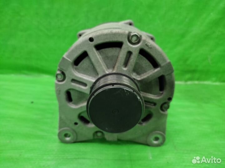 Генератор оригинал hitachi Touareg / Macan