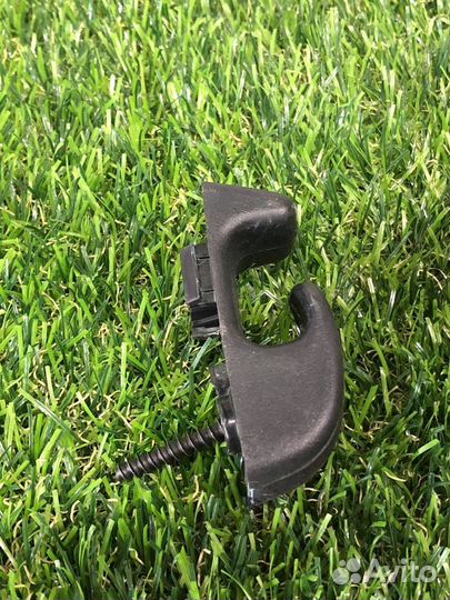 Крючок для одежды Ford Mustang 6 S550 рест. 2020