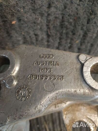 4B0199352B Кронштейн опоры двигателя Audi a6c5. A4