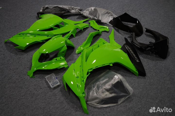 Комплект пластика на Kawasaki ninja 300 2013-2017