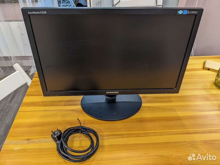 Монитор Samsung 22 дюйма