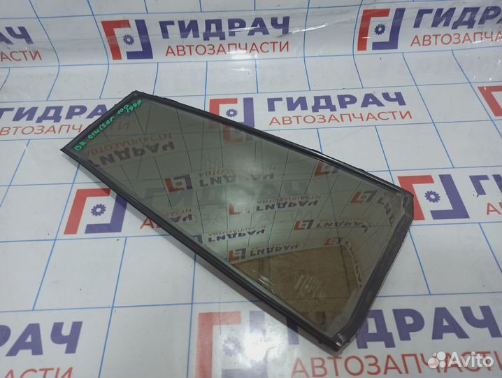 Стекло двери задней правой (форточка) Toyota Land