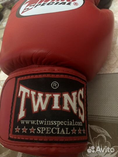 Перчатки twins 12 oz оригинальные+защита