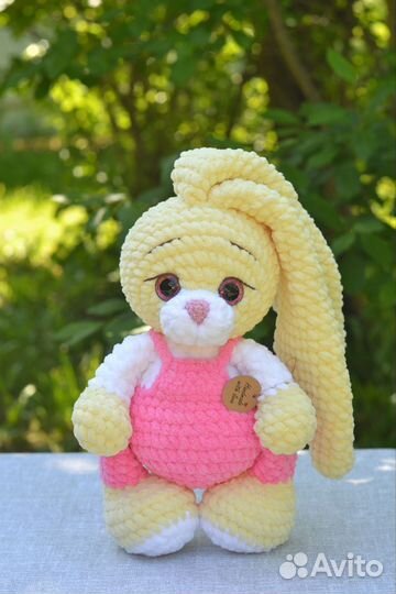 Зайка вязаный