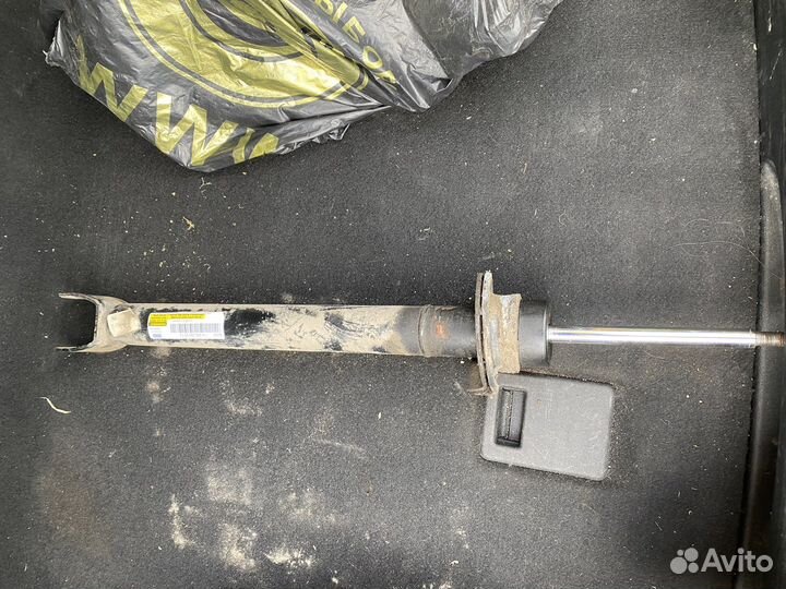 Амортизаторы передний Mercedes-Benz C-Класс