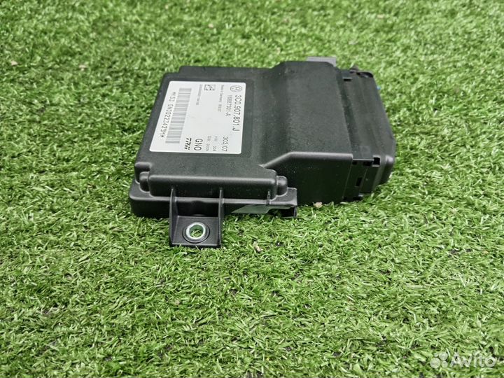 Блок управления стояночного тормоза Volkswagen Pas