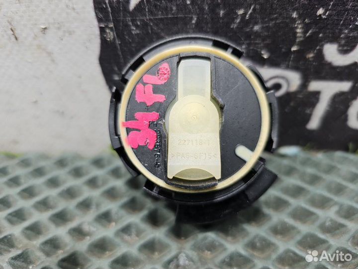 Датчик удара передний левый Volkswagen Passat B7