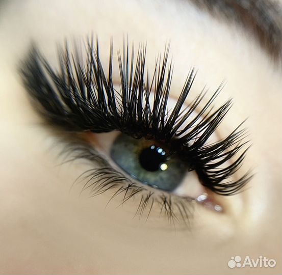 Наращивание ресниц в салоне