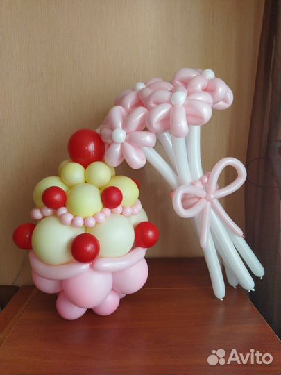 Коробка с шаром для размещения в ней подарка