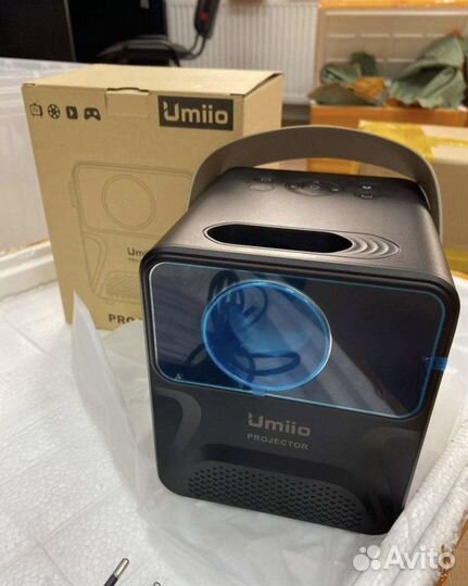 Проектор umiio новый