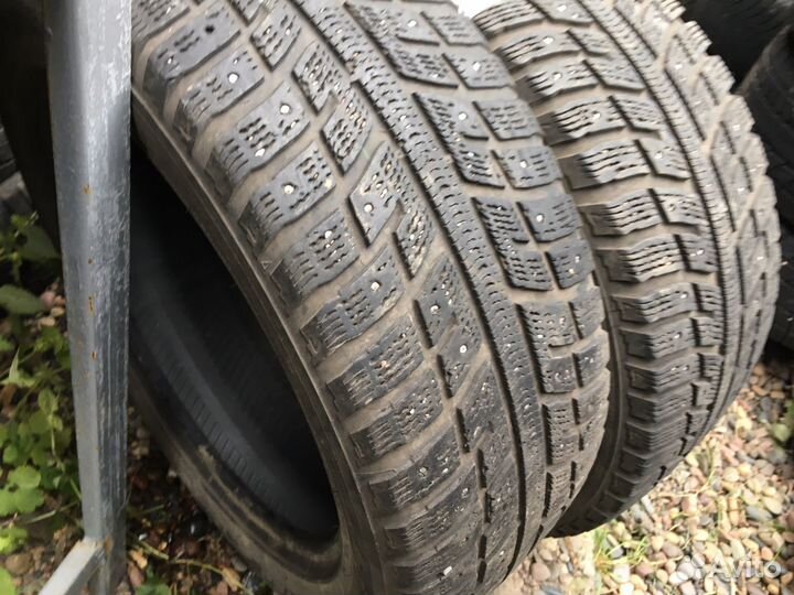 Acustica Challenger 215/55 R17