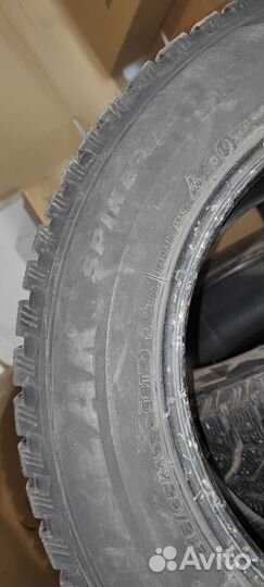 Bridgestone Blizzak Spike-01 215/65 R16