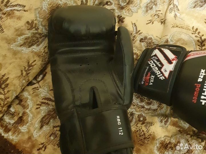 Боксерские перчатки