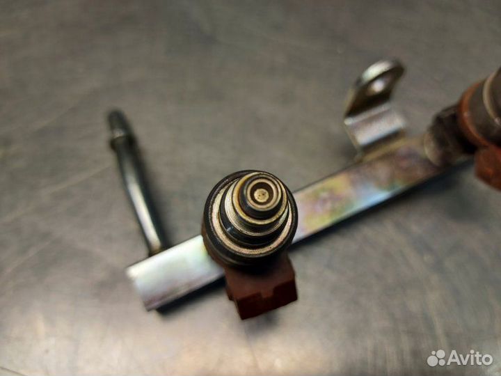 Топливная рейка рампа с форсунками Chevrolet