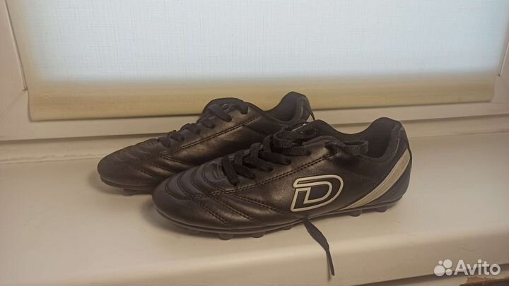 Футбольные бутсы