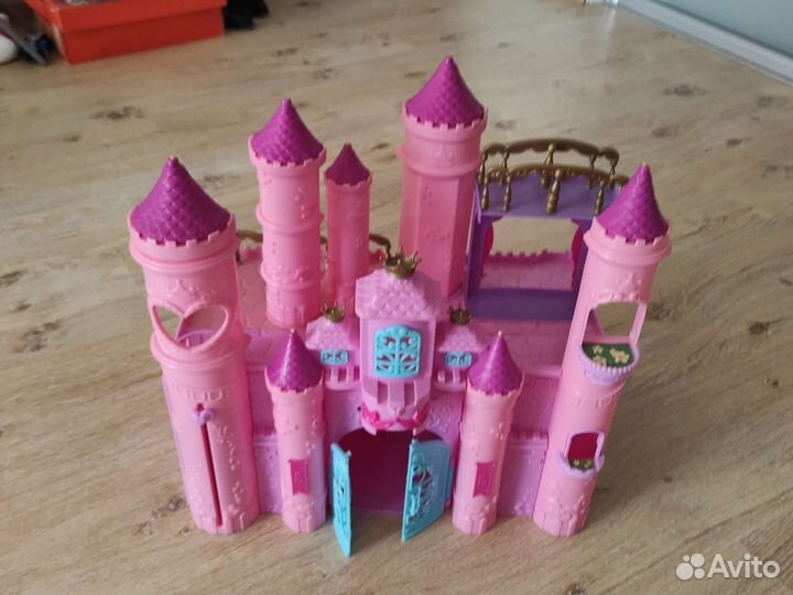 Замок для кукол
