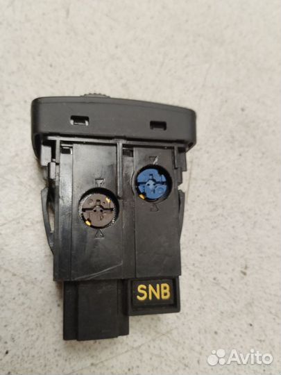 Кнопка корректора фар