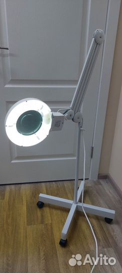 Лампа лупа напольная