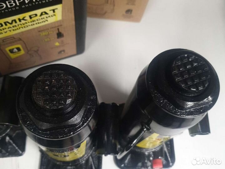 Домкрат бутылочный новый