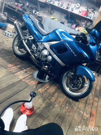 Kawasaki ZZR400-2