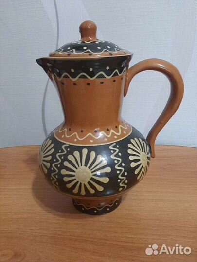 Кувшины и ваза