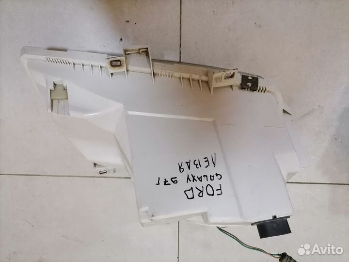 Передняя фара Ford Galaxy 1995-2006