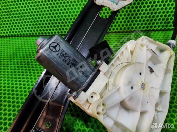 Стеклоподъемник задний правый Mercedes-Benz S W221