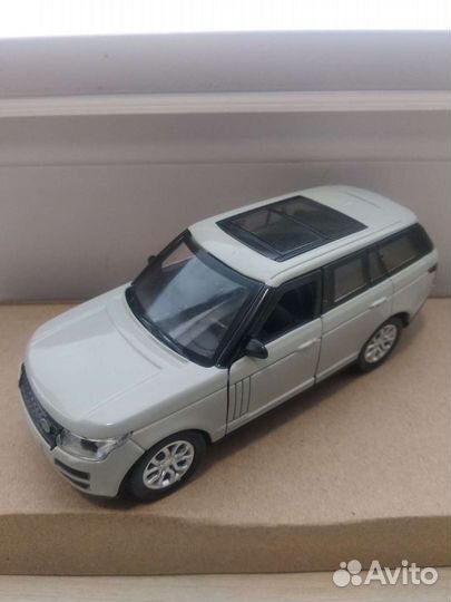 Модель автомобиля Range Rover Vogeu (Рэндж Ров