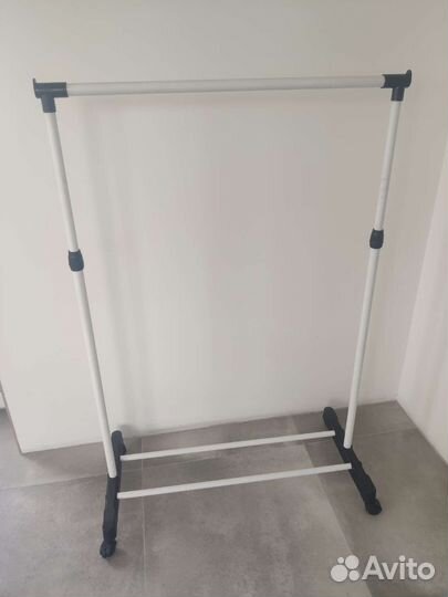 Вешалка для одежды напольная