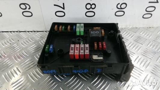 Блок предохранителей volkswagen golf 5 (7BL20M301)