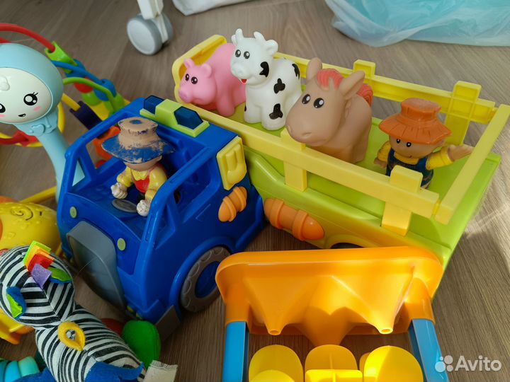 Развивающие игрушки пакетом