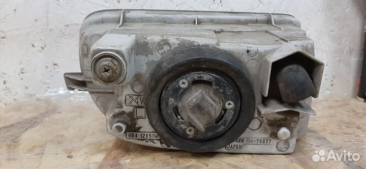 Противотуманная фара левая Toyota land cruiser 100