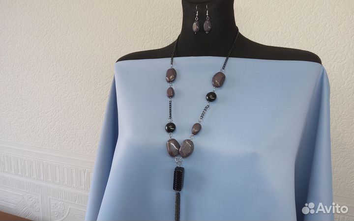 Комплект бижутерии серьги и бусы