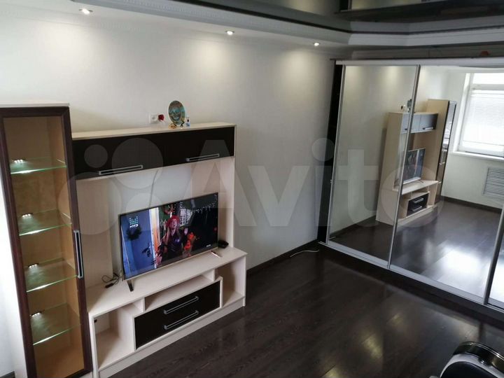 2-к. квартира, 56 м², 6/10 эт.