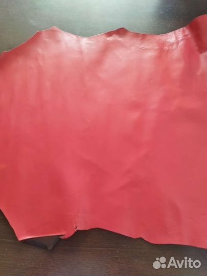 Кожа козлиная, красного цвета