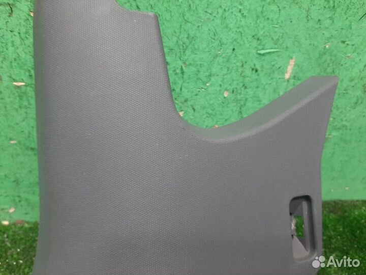 Накладка порога переднего левого внутри Toyota Ay
