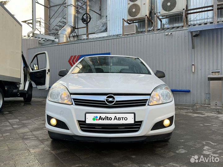 Opel Astra 1.6 МТ, 2012, 190 000 км