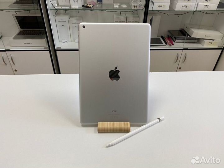 iPad 8 32gb + Apple Pencil (комплект)
