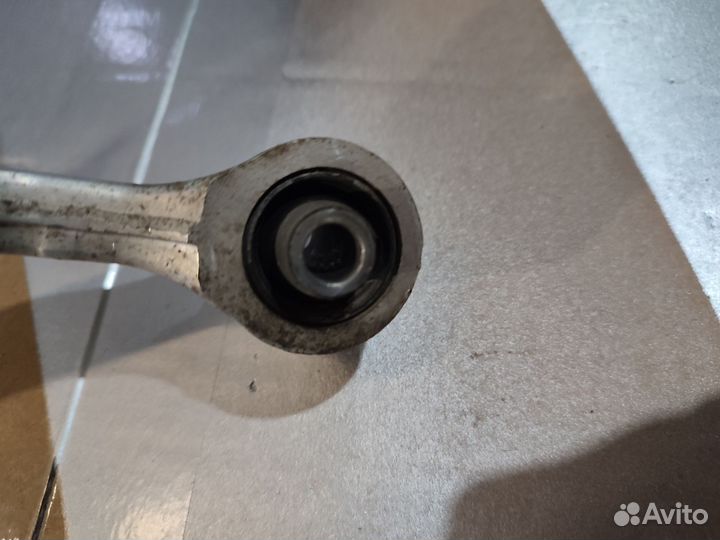 Рычаг передний левый верхний Infiniti G35 V35