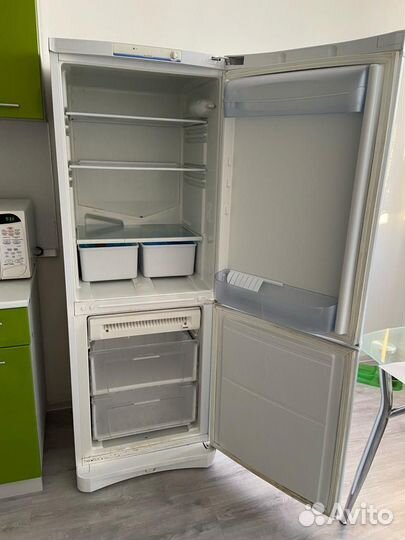 Холодильник indezit NO frost