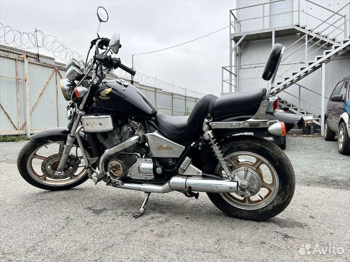 Honda NV750 shadow
