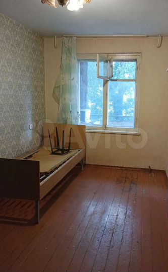 Комната 11 м² в 4-к., 2/5 эт.