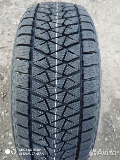 Bridgestone Blizzak DM-V2 255/60 R18