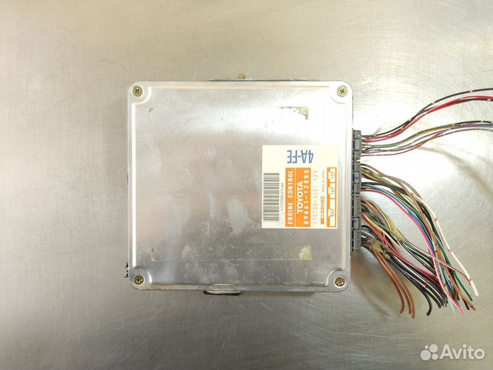 Блок управления двигателем Toyota Corolla e10
