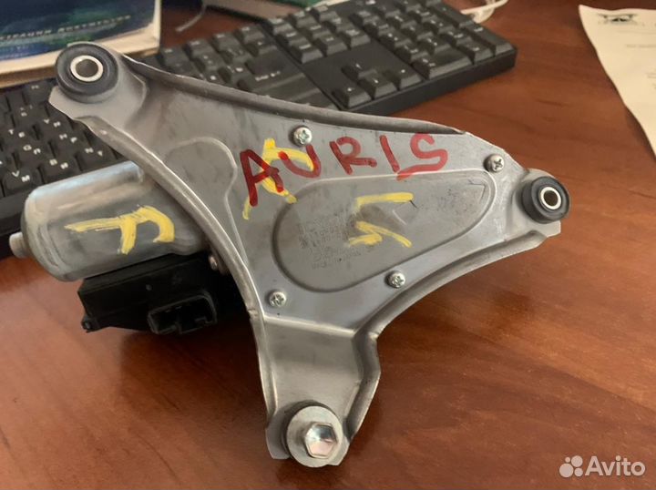 Мотор стеклоочистителя задний toyota auris Е 150